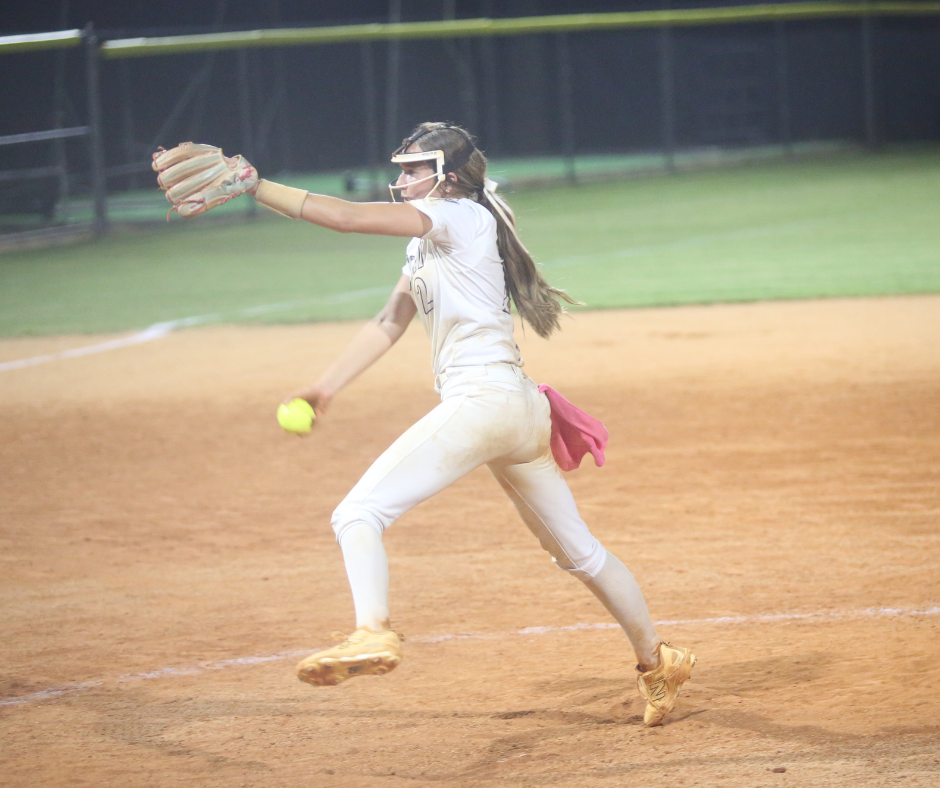 Ella Harris got a key stop in the end of Elbert’s 7-6 win over Hart. (Photo by Bo Underwood)