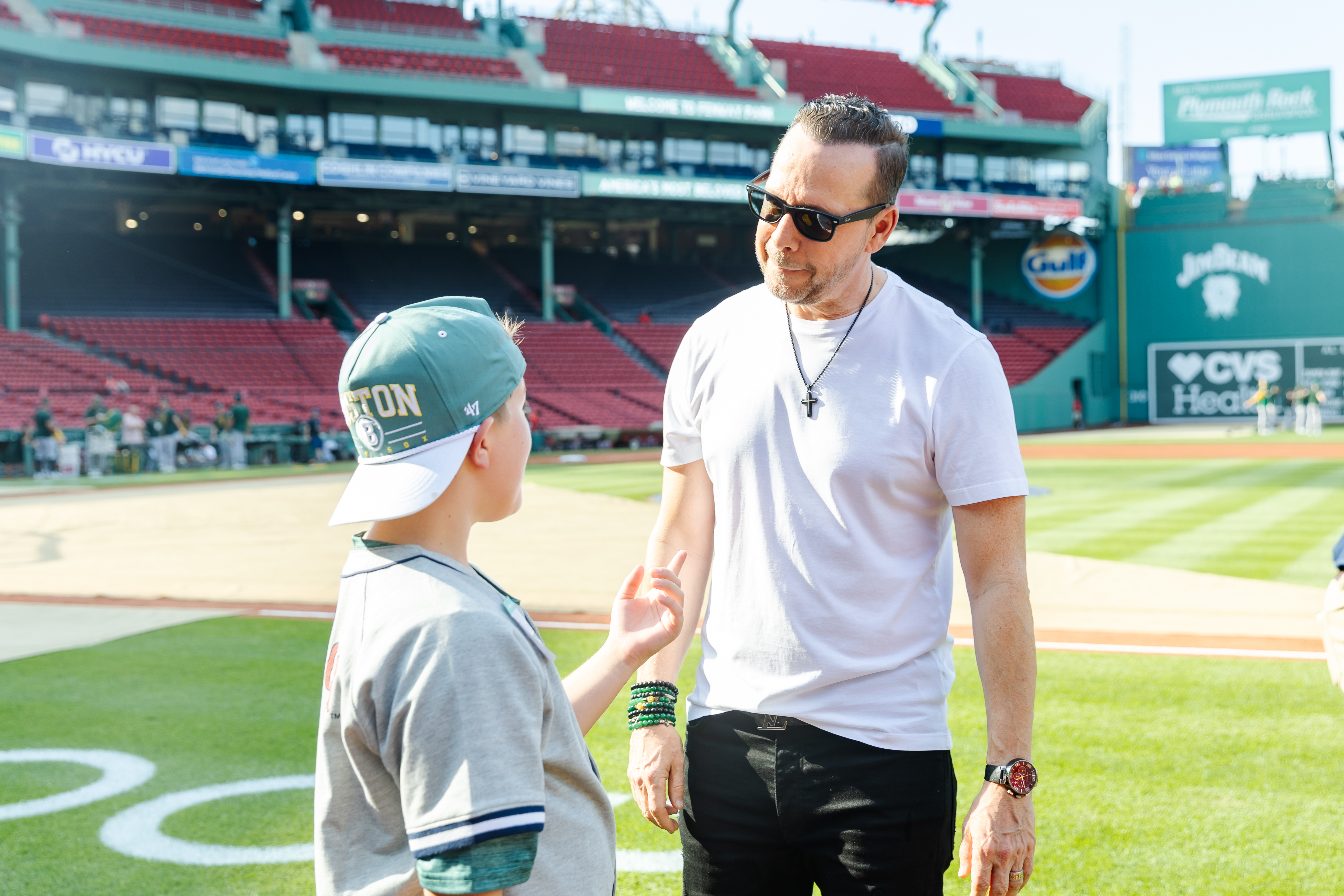 Spencer Etheridge quizzes Donnie Wahlberg on Wahlberg’s show “Blue Bloods,” of which Etheridge is a huge fan. (Photo by Dream On 3)