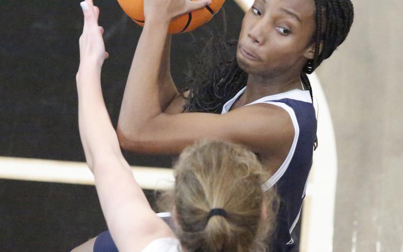 Lady Blue Devil freshman  Niya Moon scored 21 points in Elbert County’s 47-36 win over Wade Hampton of Greenville South Carolina in the McDonald’s Shootout Dec. 27 in Hartwell. (Photo by Cary Best)