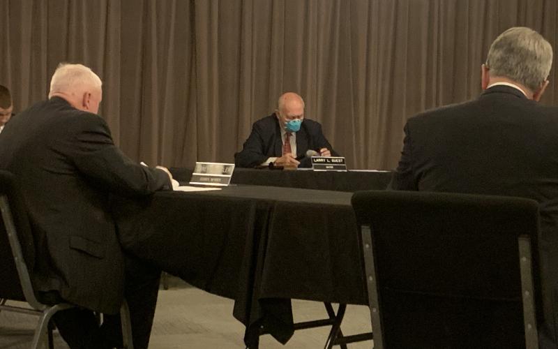 Mayor Larry Guest and other members of the Elberton City Council wore face masks to the city's meeting at the Elberton Arts Center Monday, April 6. (Photo by Scoggins)
