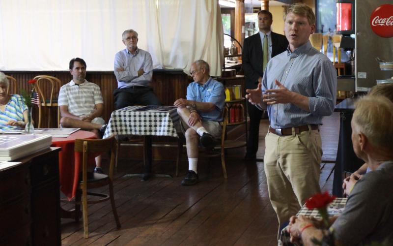 Matt Gurtler (right) talked with Elbert County Republicans Thursday at McIntosh Coffee Shoppe. (Photo by Scoggins)