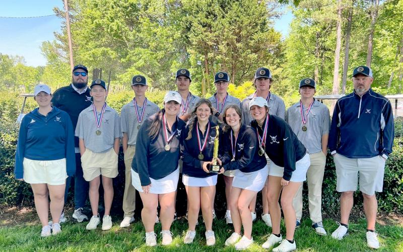 The Elbert County Blue Devils and Lady Devils golf teams won the Area 1A Division 1 championships at Double Oaks Golf Club April 24. Pictured with the region championship trophy are (front row, L-R) Ava Dye, Ellie Wheeler, Emalise Andrews and Abby Bryant and (back row, L-R) Coach Debra Peavler, Coach Austin Peavler, Madden Drake, Landon Cagle, Thomas Brady, Jake Harper, Brady Starrett and Hayden Marunich.
