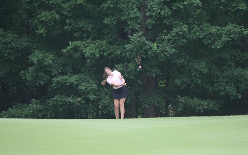 Ellie Wheeler (left) and Hayden Marunich (right) were both members of Elbert’s low scoring teams during a weekend of tournaments for the Devils and Lady Devils. (File photos by Wells)