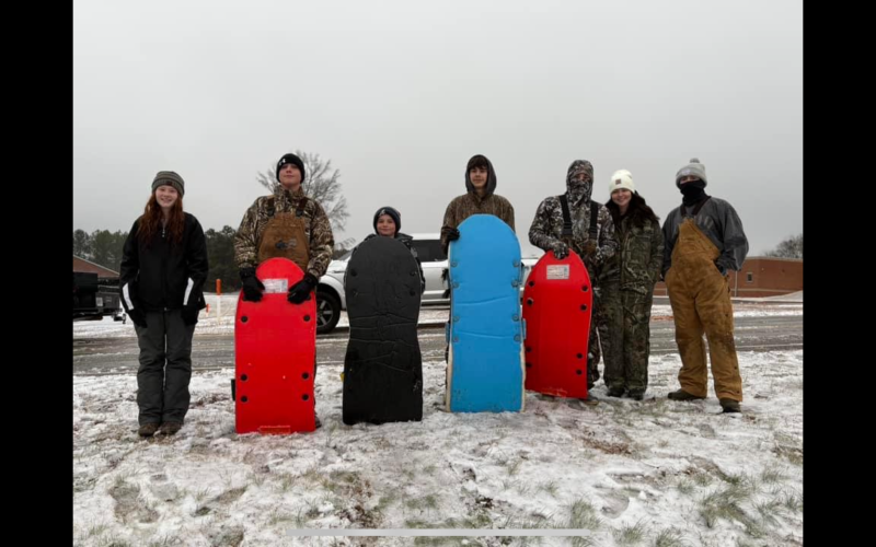 Breleigh Smith, Carson and Harris Amabile, Brantley Smith, Brayden Eavenson, Ashlyn Boswell and Samuel Amabile are ready to take on the hills. (Photo submitted by Lorie Smith)