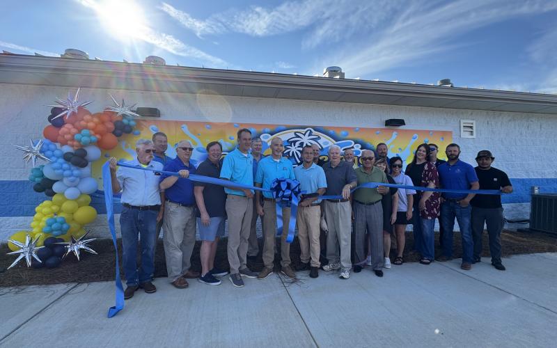 The City of Elberton officially opened Splash Island Elberton at Senior League Park Aug. 30 with a ribbon cutting and a day full of fun in the sun. The park is slated to operate throughout the month of September. (Photos courtesy of Kevin Eavenson)