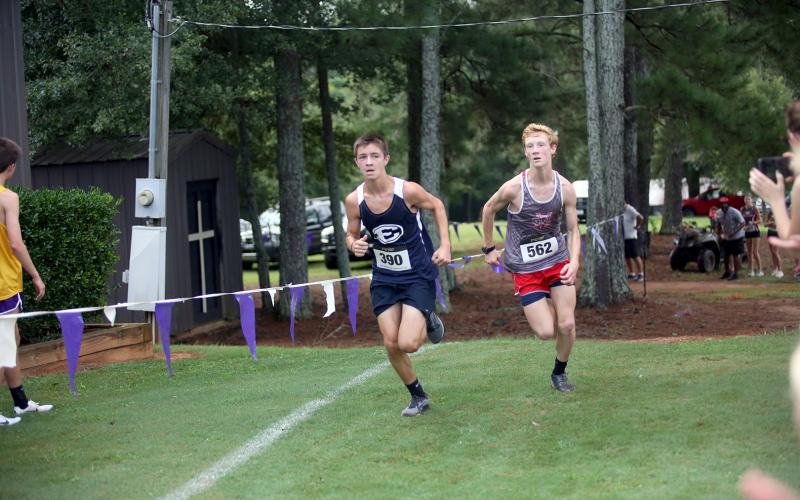 Eli Alexander (left) was Elbert’s top finisher at the Kent Kramer Classic on Oct. 8.  (File photo by Bo Underwood)