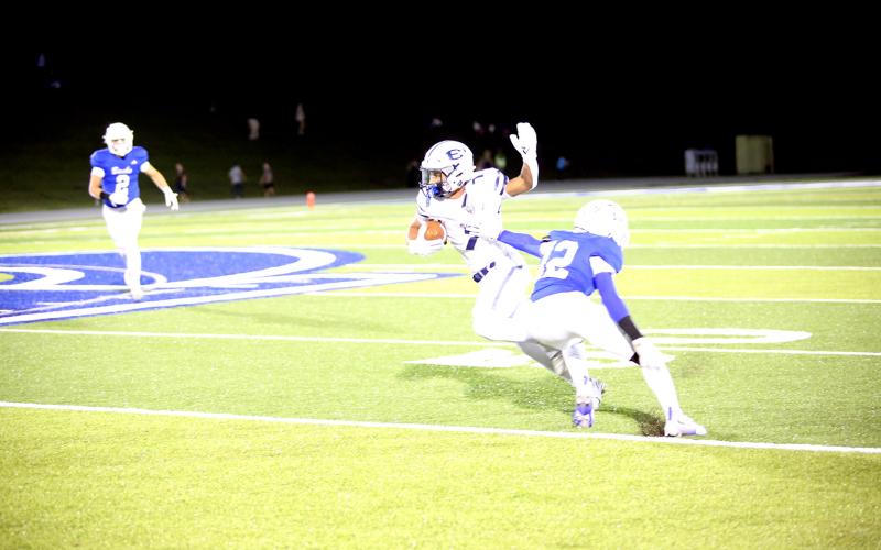 Jose Rodriguez (7) makes a Banks County defender miss on Oct. 10. (Photo by Bo Underwood)