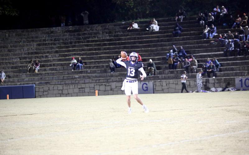 Brody Baker gets ready to throw a pass. (Photo by Bo Underwood)