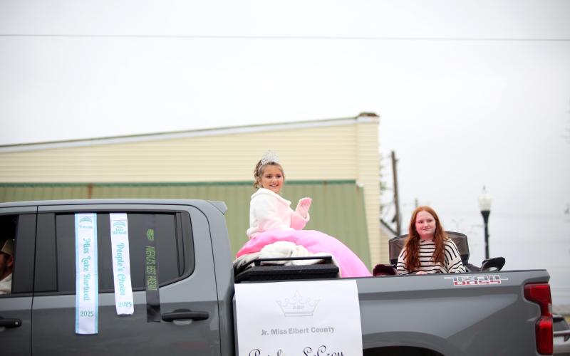 Scenes from the Elbert County Chamber of Commerce Christmas parade Dec. 7 in Elberton. (Photo by Mark Wells)