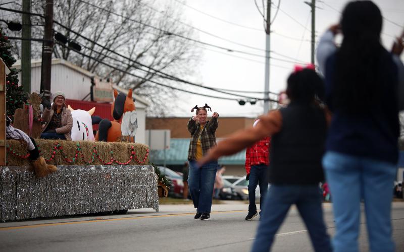 Scenes from the Elbert County Chamber of Commerce Christmas parade Dec. 7 in Elberton. (Photo by Mark Wells)