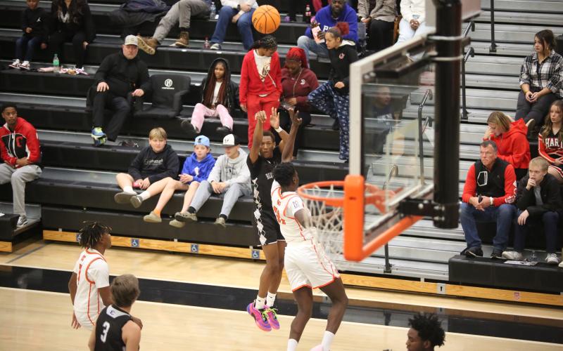 Jordan Morrison pulls up for a jumper. (File photo by Mark Wells)