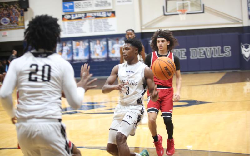 Scenes from Elbert's 70-60 win over Social Circle on Dec. 2. (Photos by Bo Underwood)