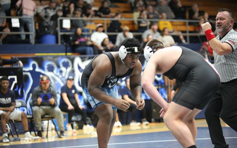 Nikhil Burton prepares to face his opponent. (Photo by Mark Wells)