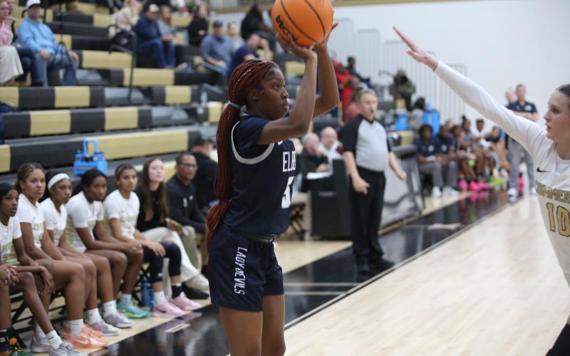 Aaliyah Allen pulls a jumper. (File photo by Bo Underwood)