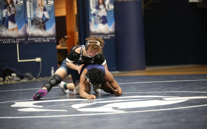 Cruz Floyd wrestles his opponent. (File photo by Bo Underwood)