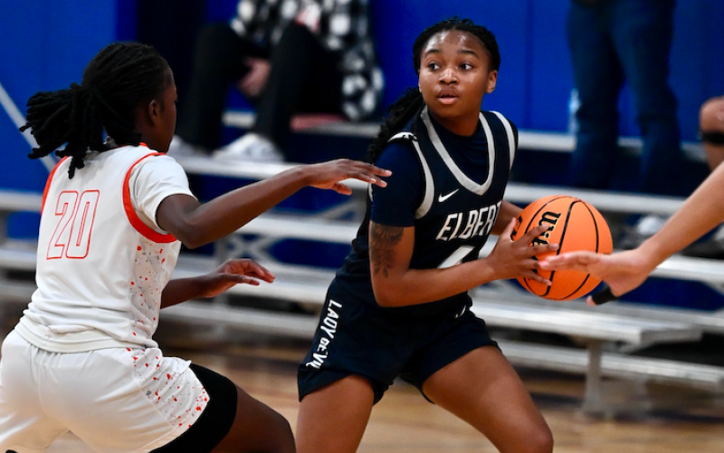 Kaylen Rucker scans the floor. (Photo courtesy of Sean Gallagher)