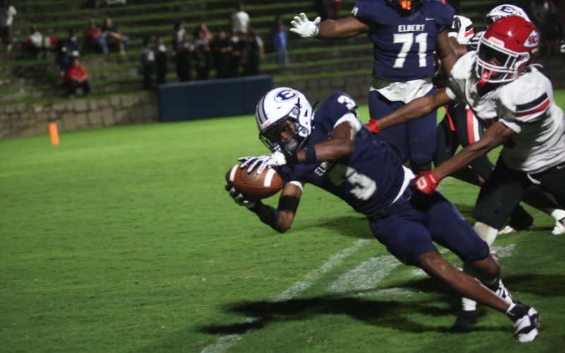Winn reaches for the goal line in Elbert County's 21-17 loss to Stephens County August 22, 2025. (Photo by Bo Underwood)