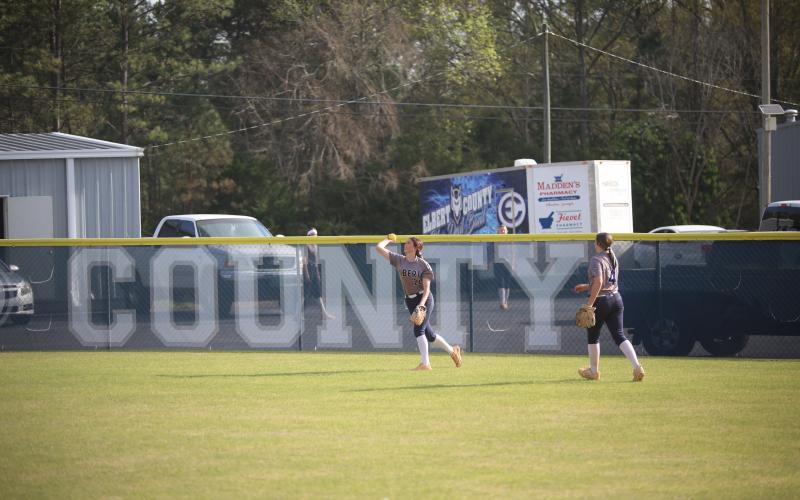 Kamryn Webb makes the throw from the outfield. (Photo by Bo Underwood)
