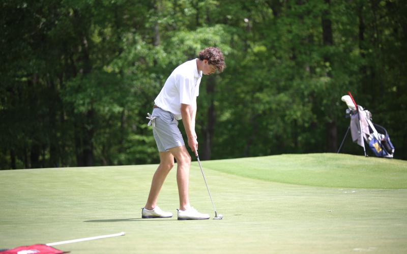 Senior Landen Adams scored for the Elbert County boys’ team as it finished in first place. (Photo by Bo Underwood)