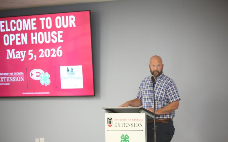 Elbert County Administrator Allen Hulme speaks to attendees of the ribbon cutting ceremony. (Photo by Bo Underwood)