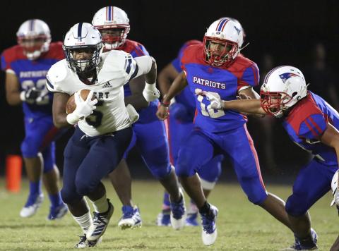 Blue Devil junior running back C.J. Tate rushed for 42 yards and scored a touchdown on a 60-yard pass during Elbert County’s 63-0 region-opening win at Oglethorpe County Sept. 20 in Lexington. (Photo by Dan Giles)