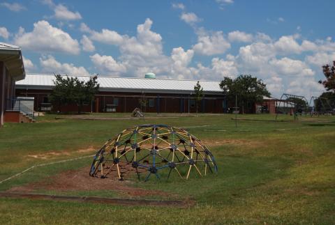 The Georgia Department of Public Health (DPH) recently released the results of a ‘health consultation’ at Elbert County Primary School, which is right across the road from Martin Fireproofing Georgia Inc. (Photo by Scoggins)