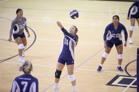 Katie Nguyen (No. 31), Lizzy Landaverde (No. 20) and Georgia Phillips watch as Ryleigh Rosenburg (No. 18) bumps the ball during the Volley Devils’ win over Commerce High School Aug. 30 at Elbert County Comprehensive High School. The Volley Devils went on to defeat area foe and top state-ranked team Athens Christian Sept. 1. (Photo by Wells)