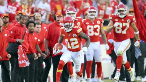 No. 12 Mecole Hardman sprints down the Chiefs sideline during a 50-yard kick return that helped secure the Chiefs’ 31-17 win over the Los Angeles Chargers Oct. 21. The game was Hardman’s first back in a Chiefs uniform after he was traded from the New York Jets Oct. 18. (Photo by Reed Hoffmann of the Associated Press)