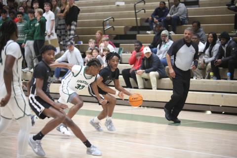 Tank Givens dribbles past an Athens Academy defender during Elbert’s loss to the Spartans Dec. 8. (Photo by Wells)