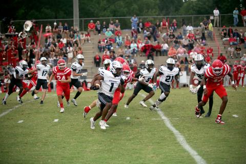 No. 1 Ty’Rikis Jones was one of 12 Elbert County football players named to the all-region team. (File photo by Wells)