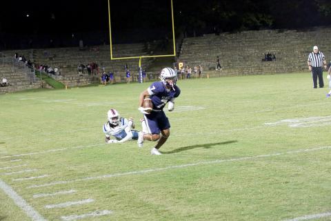 Jose Rodriguez (7) leaves a defender in the dust against PCA on Oct. 3. (Photo by Bo Underwood)
