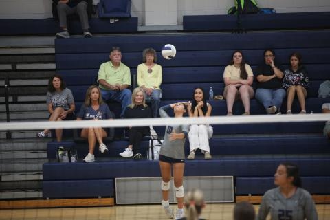Elbert volleyball freshman Alexa Vargas (10) serves the ball. (File photo by Bo Underwood)