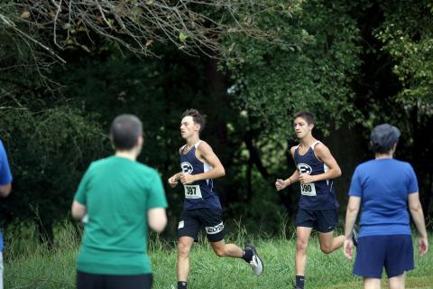 Dakota Toole (left) and Eli Alexander (right) were Elbert’s top runners at GHSA sectionals. (Photo by Bo Underwood)