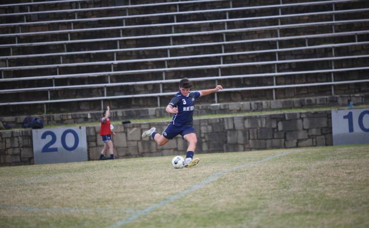Harrison Matthews shoots the ball. (Photo by Bo Underwood)