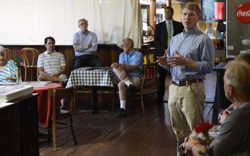 Matt Gurtler (right) talked with Elbert County Republicans Thursday at McIntosh Coffee Shoppe. (Photo by Scoggins)